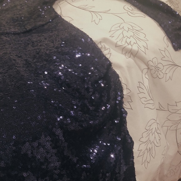 Wyldr Sequin Holiday Dress - Picture 3 of 3